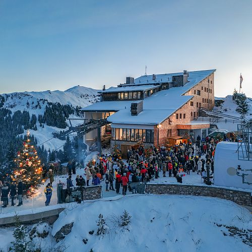 thumb-bergadvent-hahnenkamm-12-2024-helmut-lackner-1