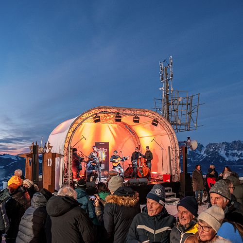 thumb-bergadvent-hahnenkamm-12-2024-helmut-lackner-8