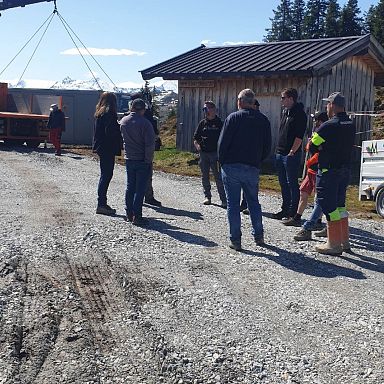 KW 21 Koordinationsgespräch mit Ökologischer Baubegleitung, Amtssachverständigen für Naturschutz und Baggerfahrer der Erdbaufirma + Bauleiter